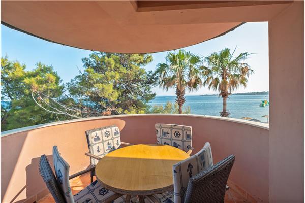 Apartment A17, for 6 persons