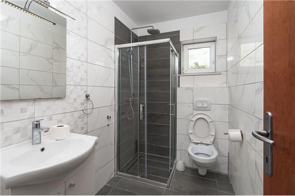 Apartment A8, for 6 persons