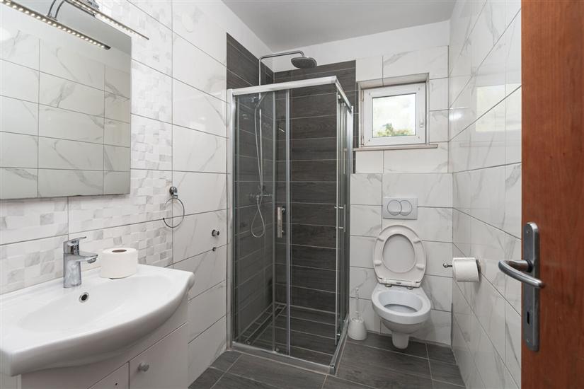 Apartment A11, for 5 persons