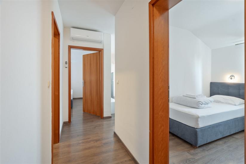 Apartment A11, for 5 persons