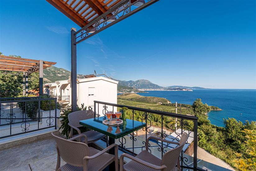 Apartment A10, for 3 persons