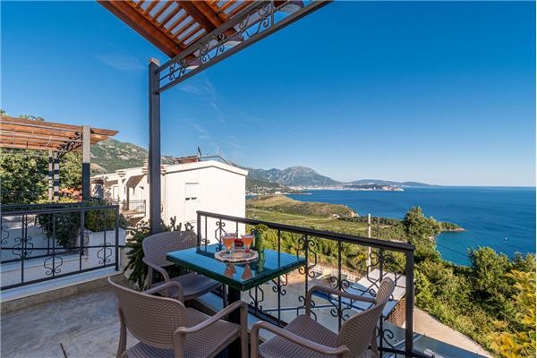 Apartment A10, for 3 persons