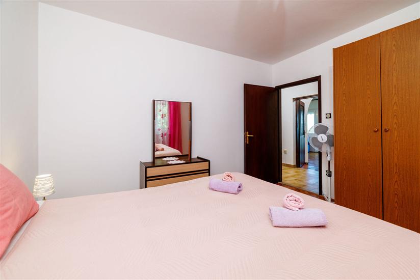 Apartment A1, for 6 persons