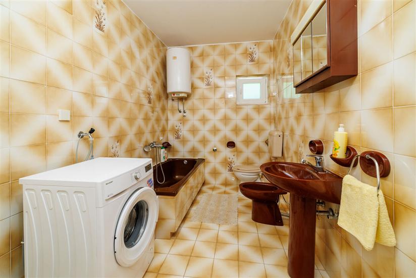 Apartment A1, for 6 persons