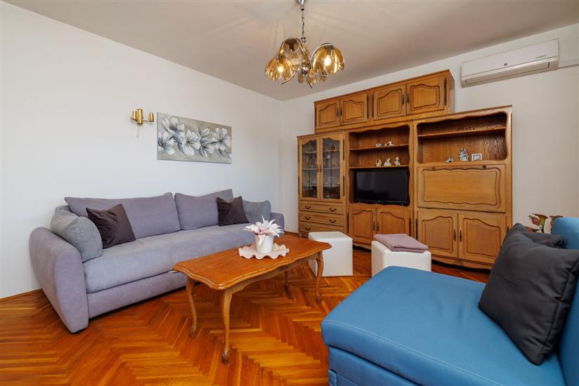 Apartment A1, for 6 persons