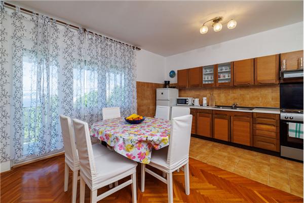 Apartment A1, for 6 persons