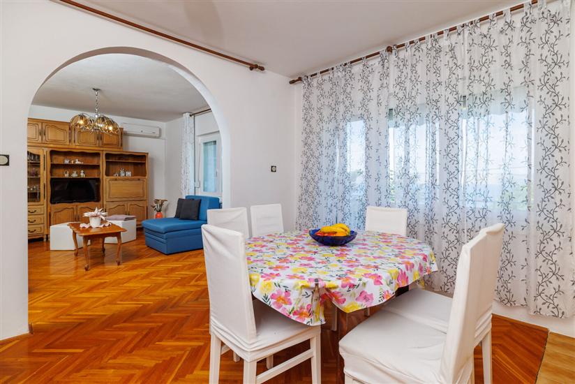 Apartment A1, for 6 persons
