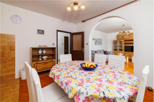 Apartment A1, for 6 persons