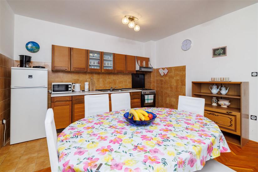 Apartment A1, for 6 persons