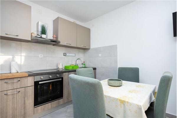 Apartment A1, for 5 persons