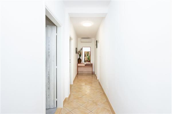 Apartment A1, for 5 persons