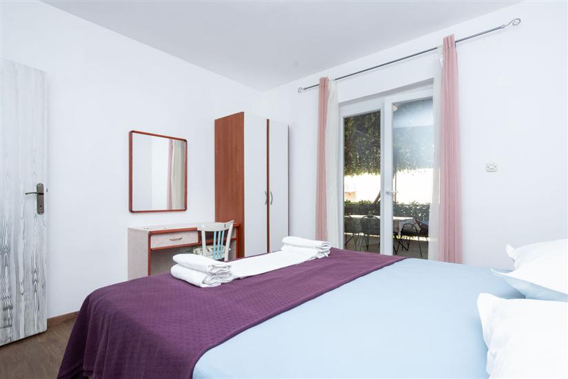 Apartment A1, for 5 persons