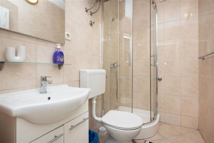 Apartment A1, for 5 persons