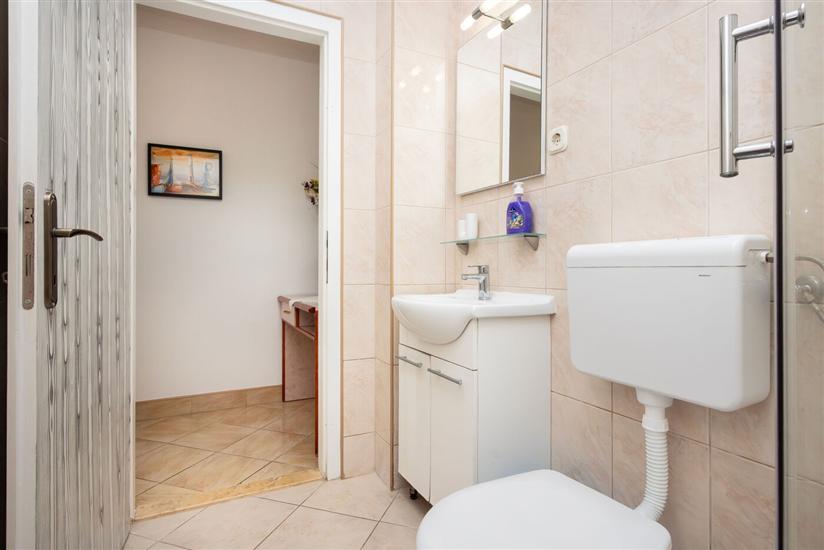 Apartment A1, for 5 persons