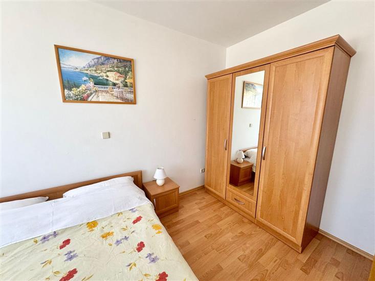 Apartment A7, for 6 persons