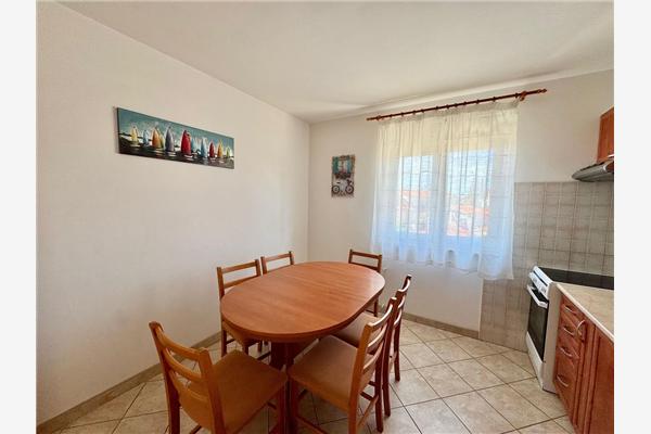 Apartment A7, for 6 persons