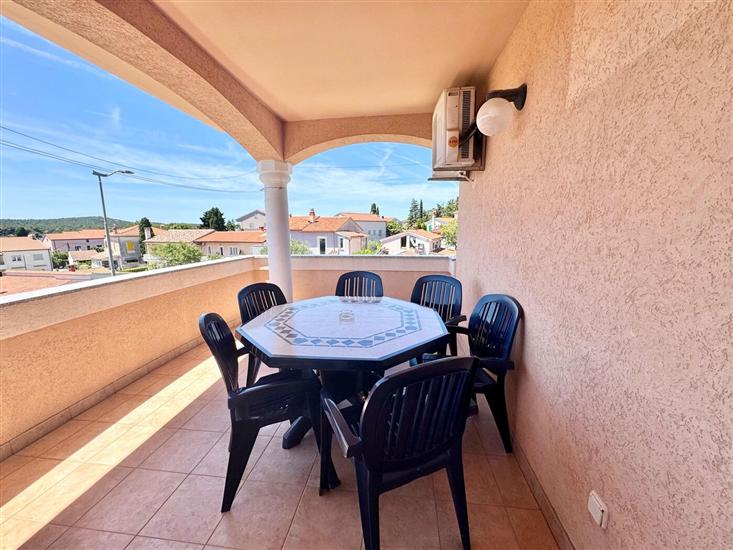 Apartment A7, for 6 persons