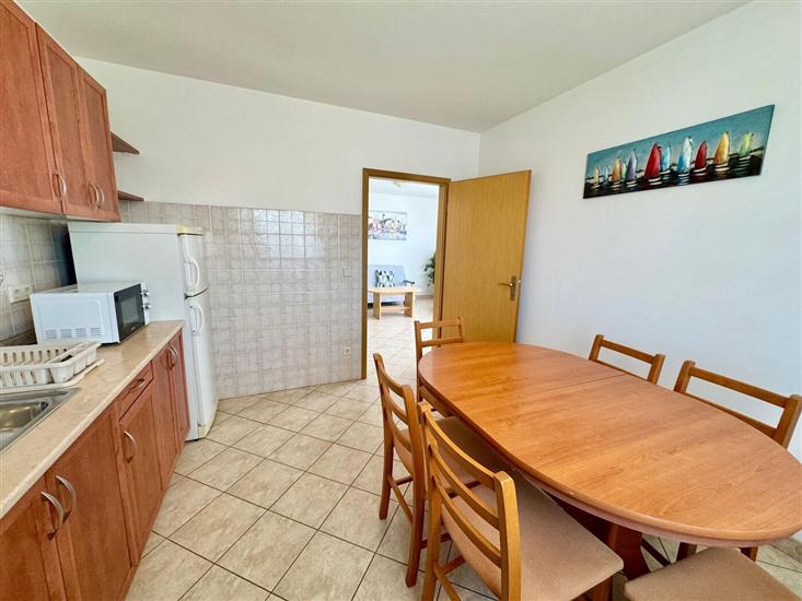 Apartment A7, for 6 persons