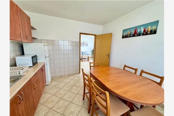 Apartment A7, for 6 persons