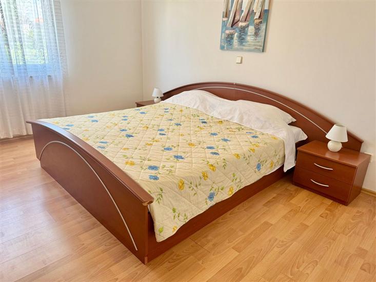 Apartment A7, for 6 persons