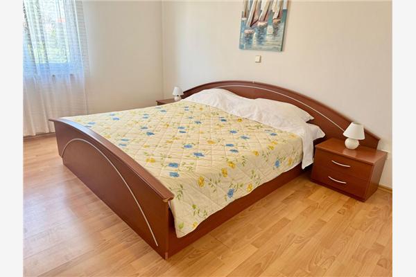 Apartment A7, for 6 persons