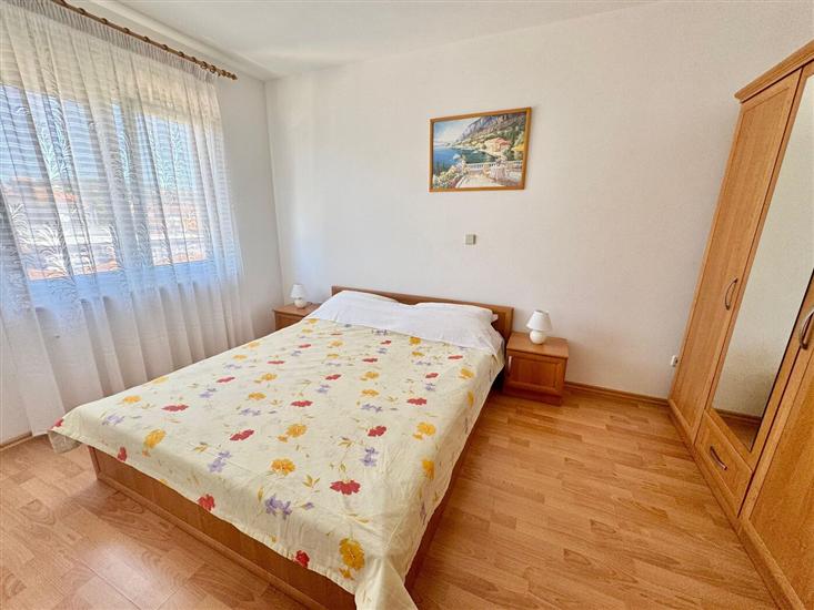Apartment A7, for 6 persons