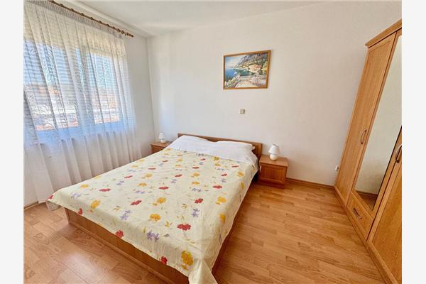 Apartment A7, for 6 persons