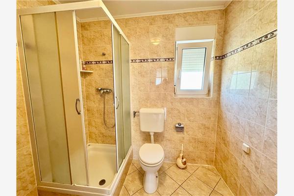 Apartment A7, for 6 persons