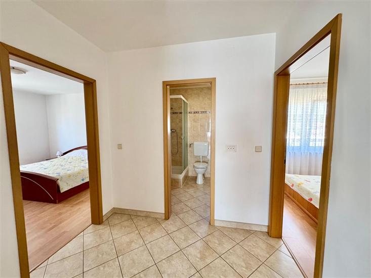 Apartment A7, for 6 persons
