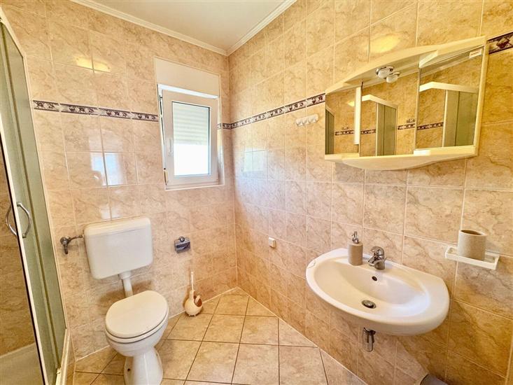 Apartment A7, for 6 persons
