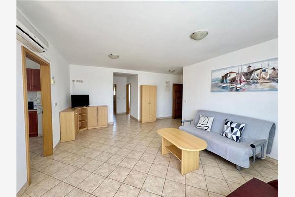 Apartment A7, for 6 persons