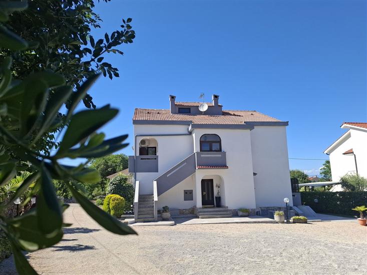 Apartment Dragica
