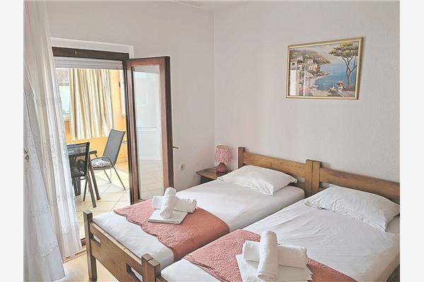 Apartment A1, for 5 persons