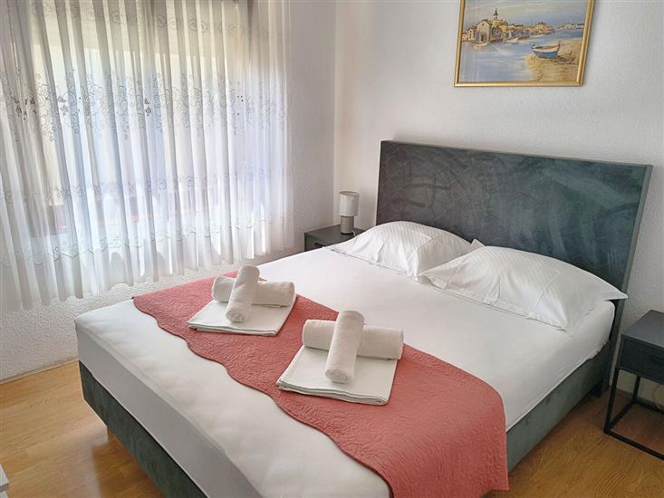 Apartment A1, for 5 persons
