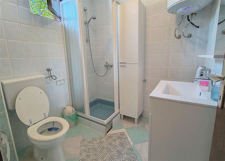 Apartment A1, for 5 persons
