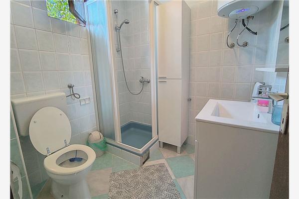 Apartment A1, for 5 persons