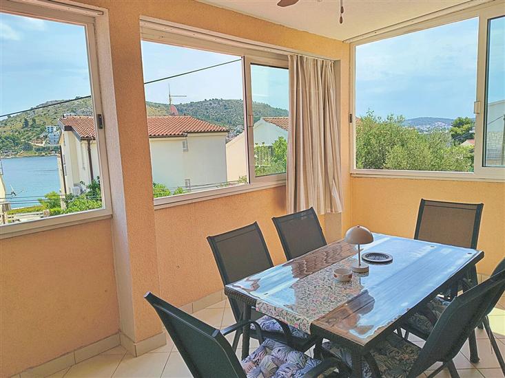 Apartment A1, for 5 persons