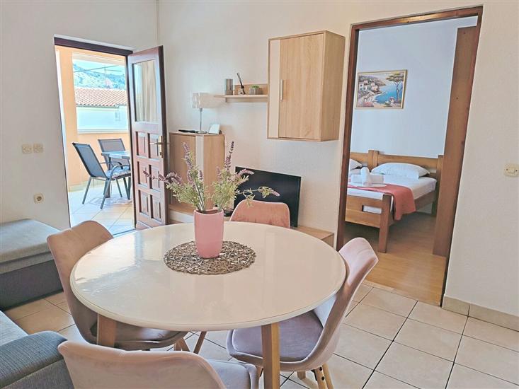 Apartment A1, for 5 persons