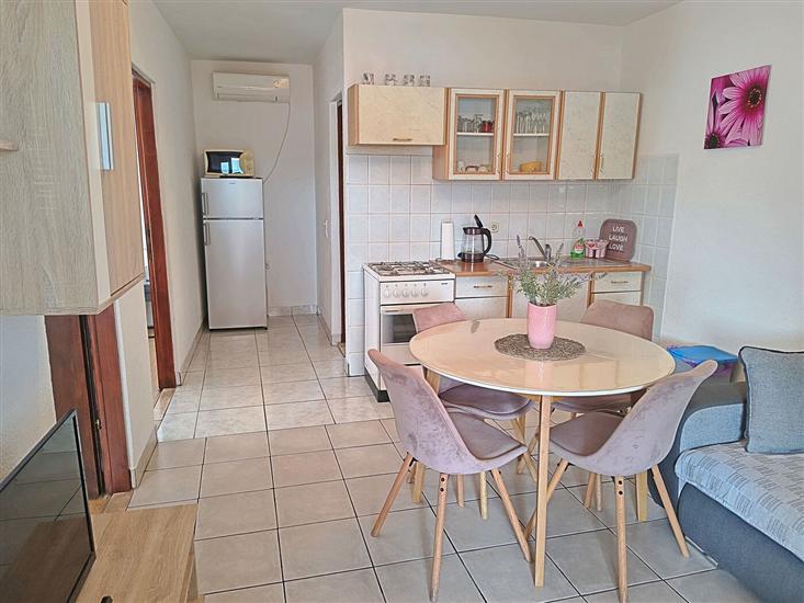Apartment A1, for 5 persons