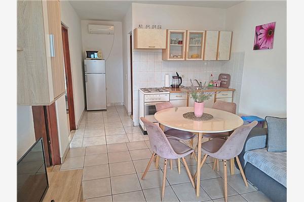 Apartment A1, for 5 persons
