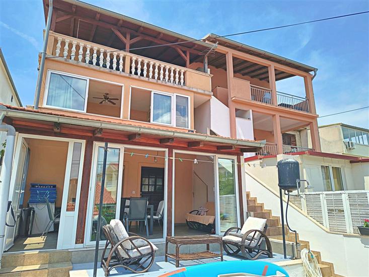 Apartment A1, for 5 persons