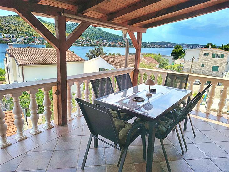 Apartment A2, for 5 persons