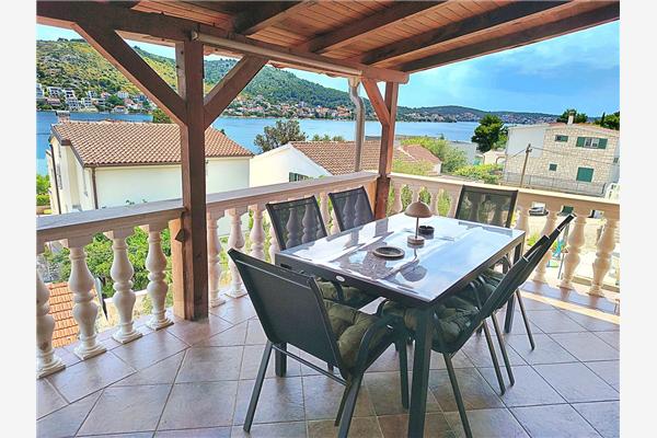 Apartment A2, for 5 persons