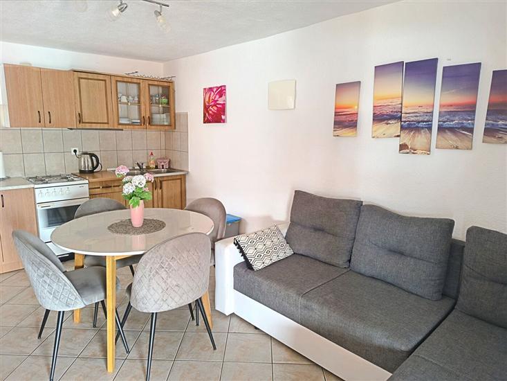 Apartment A2, for 5 persons