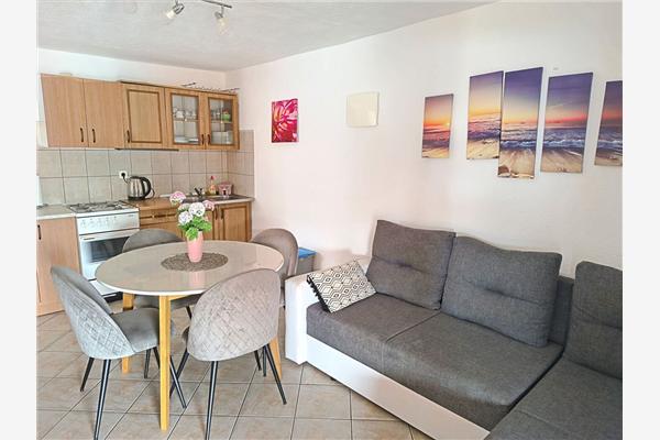 Apartment A2, for 5 persons
