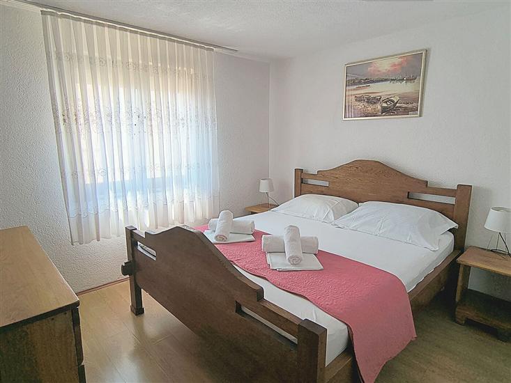Apartment A2, for 5 persons