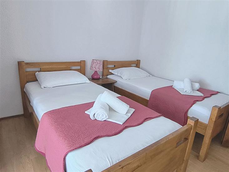 Apartment A2, for 5 persons