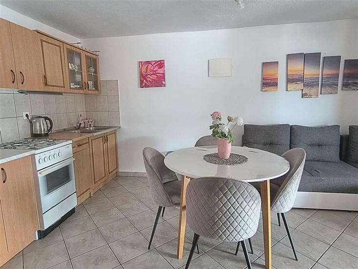 Apartment A2, for 5 persons