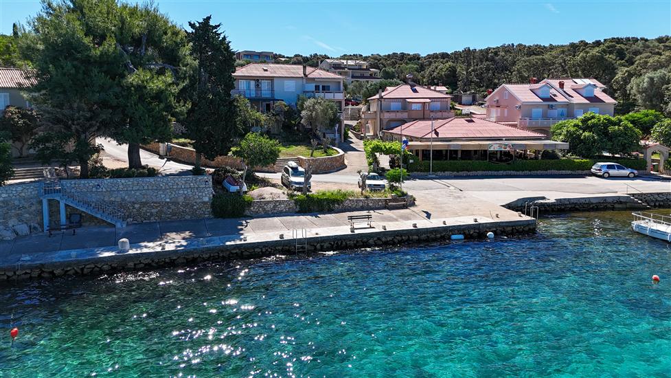 Apartmaji Beachfront Jakišnica