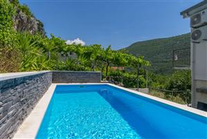 House - Omis